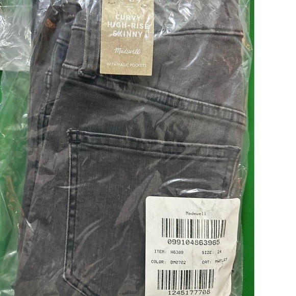 NWT Madewell Curvy High-Rise Distressed Skinny Jeans in Black Sea Sz 24 - Picture 4 of 5